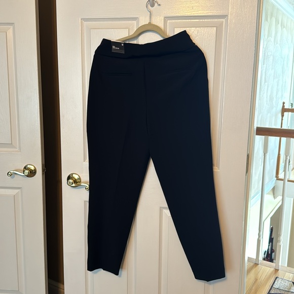 Express pants - Picture 3 of 5